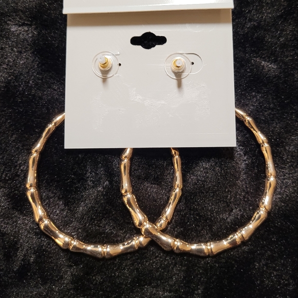 Daisy Fuentes 💛 Gold, Bamboo, Dangle Hoops Fashion Earrings ✨️ *NWT* - Picture 2 of 4